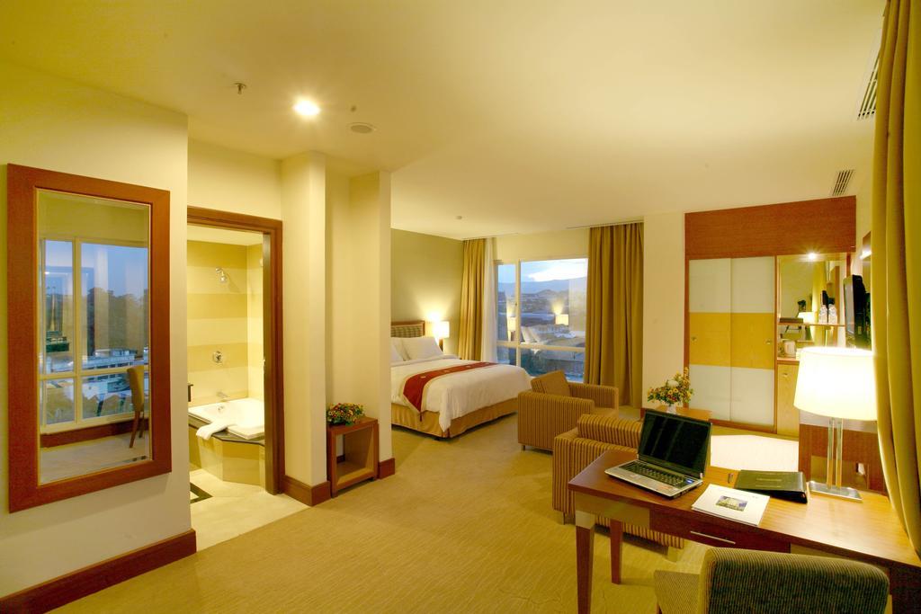 Swiss-Belhotel Maleosan מנאדו מראה חיצוני תמונה